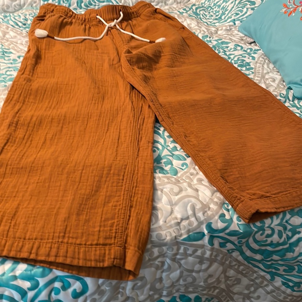 Comfortable mid calf pants with  4 pockets Fully lined with drawstring